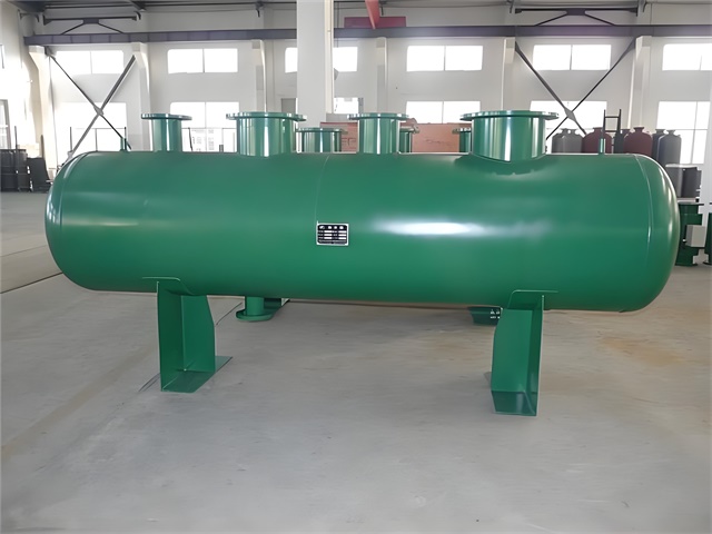 阿勒泰钢制集分水器